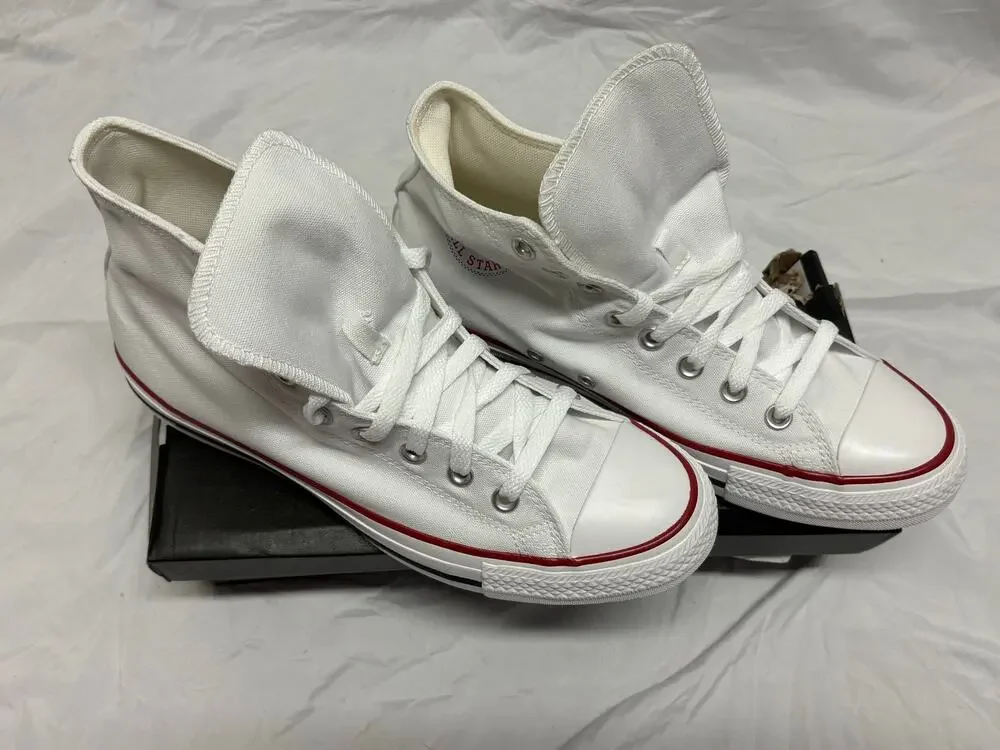 Converse high tops white unisex mens size 8 women’s 10 New with damaged box